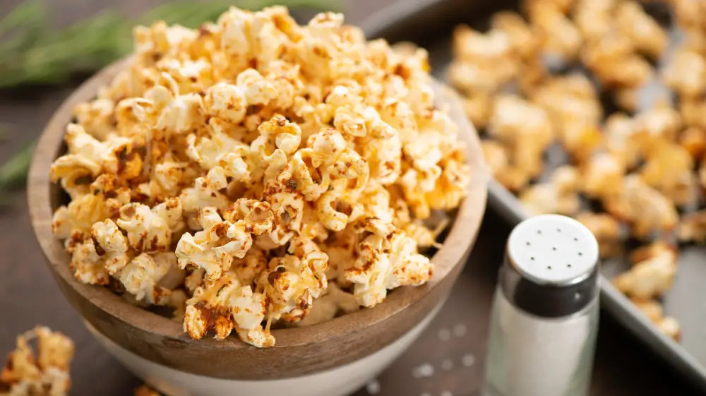 Savory and Crunchy: Garlic Parmesan Popcorn Tips